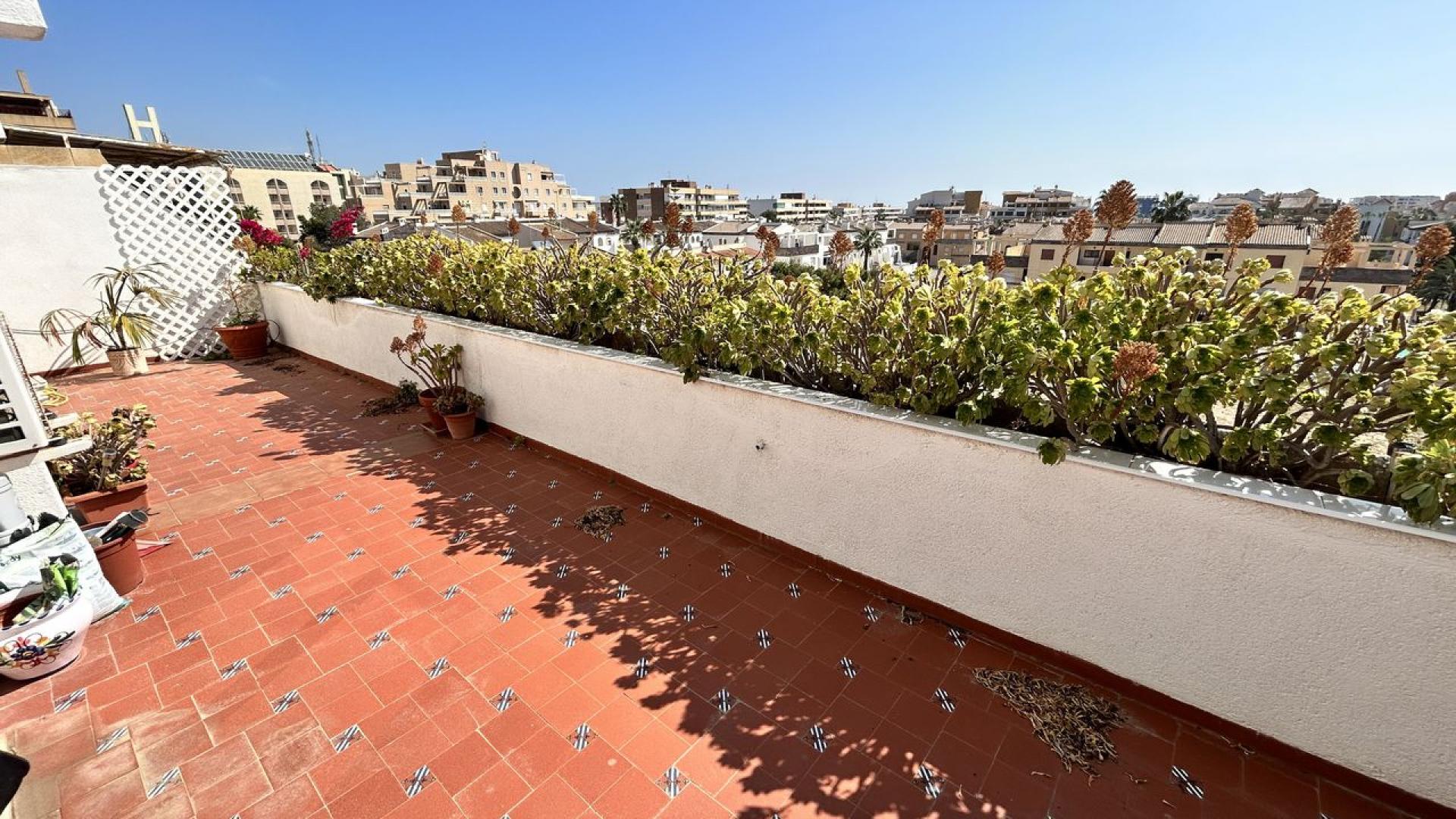 Punta Prima, Beautiful and bright penthouse of 98m2, with a terrace facing Southeast of 18m2