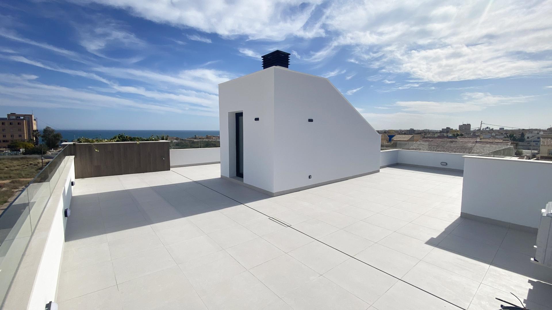 Torrevieja, Nieuw gebouwde luxe villa met uitzicht op zee