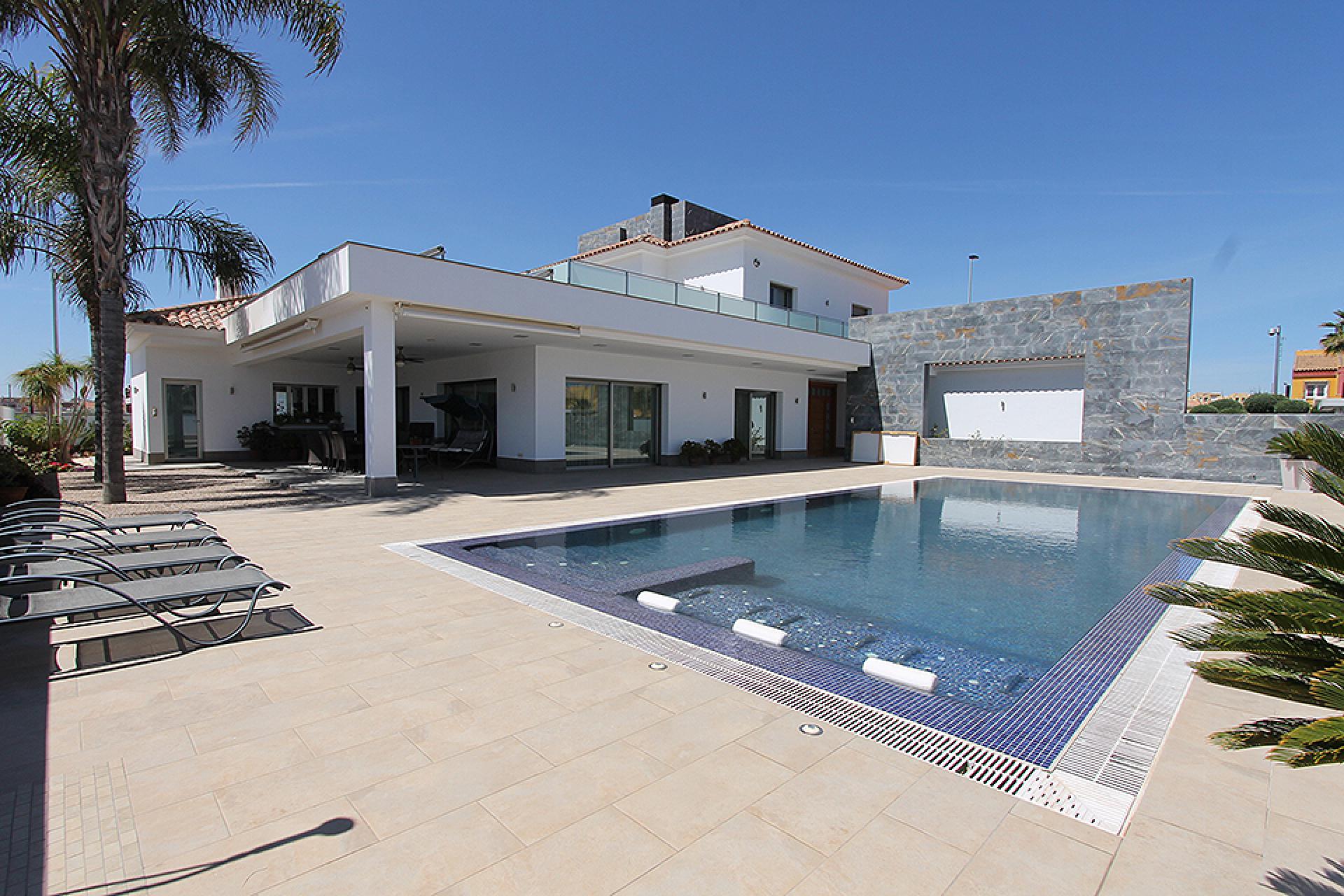 San Pedro del Pinatar, Stor luksus villa med 6 soverom, garasje og privat basseng 