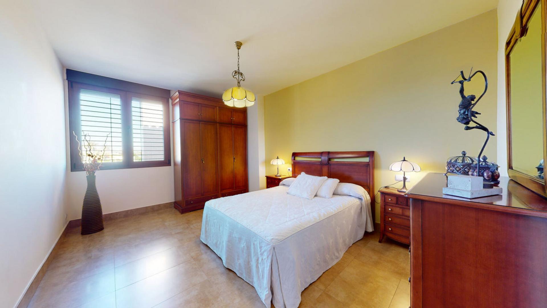 Elche, Valverde, Chalet Independiente con 6 dormitorios y 4 baños