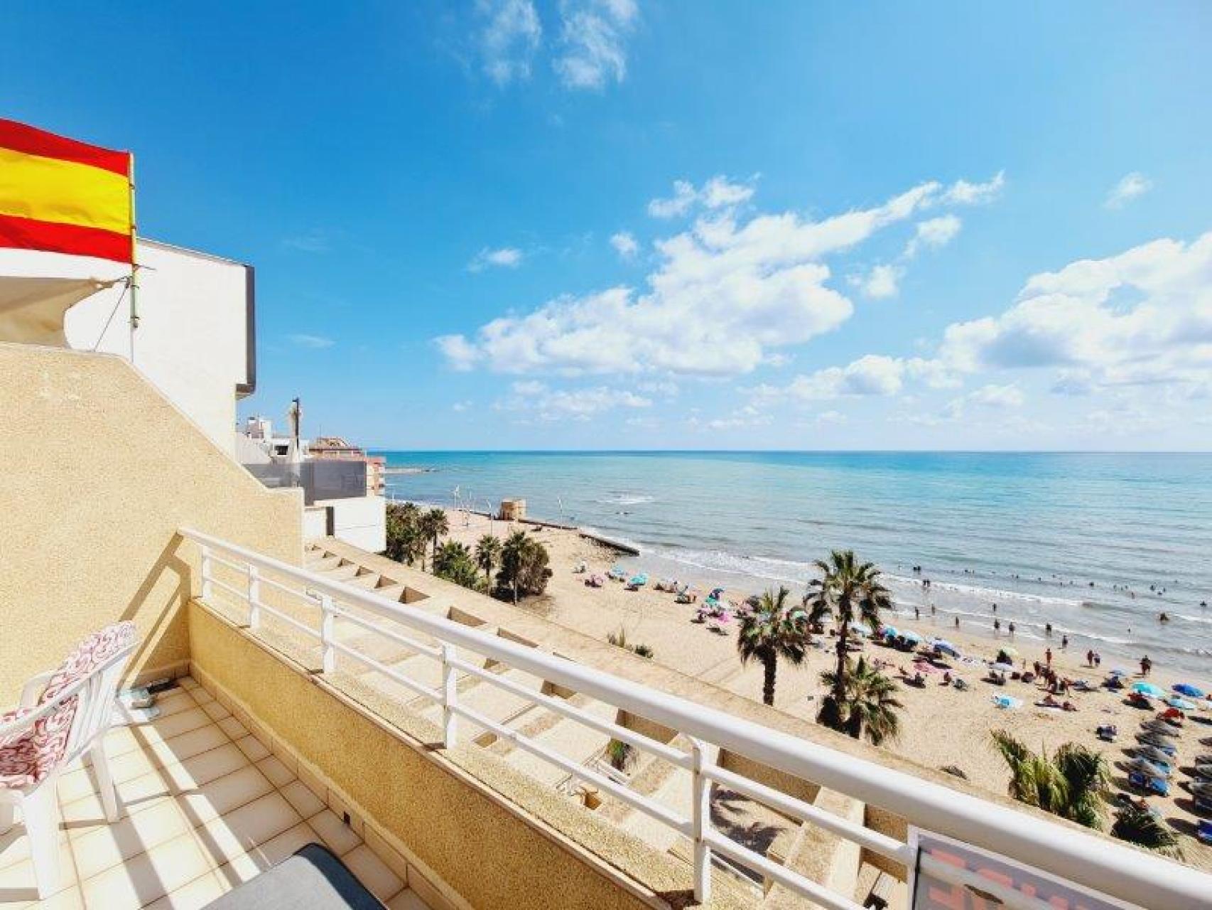 La Mata, Spectacular Penthouse on the 1st line of the beach