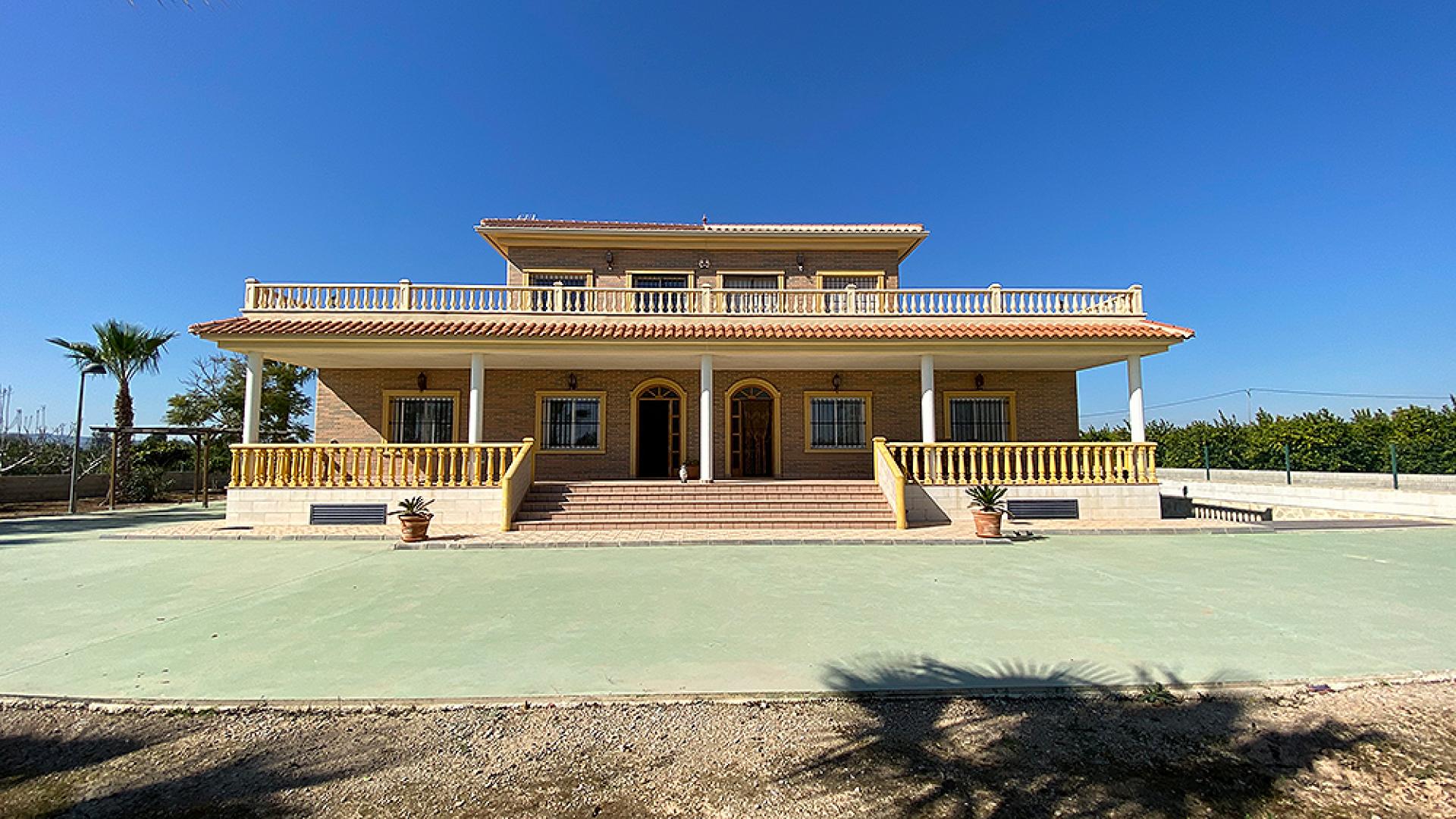 Detached Villa in Los Montesinos Resale Costa Blanca South