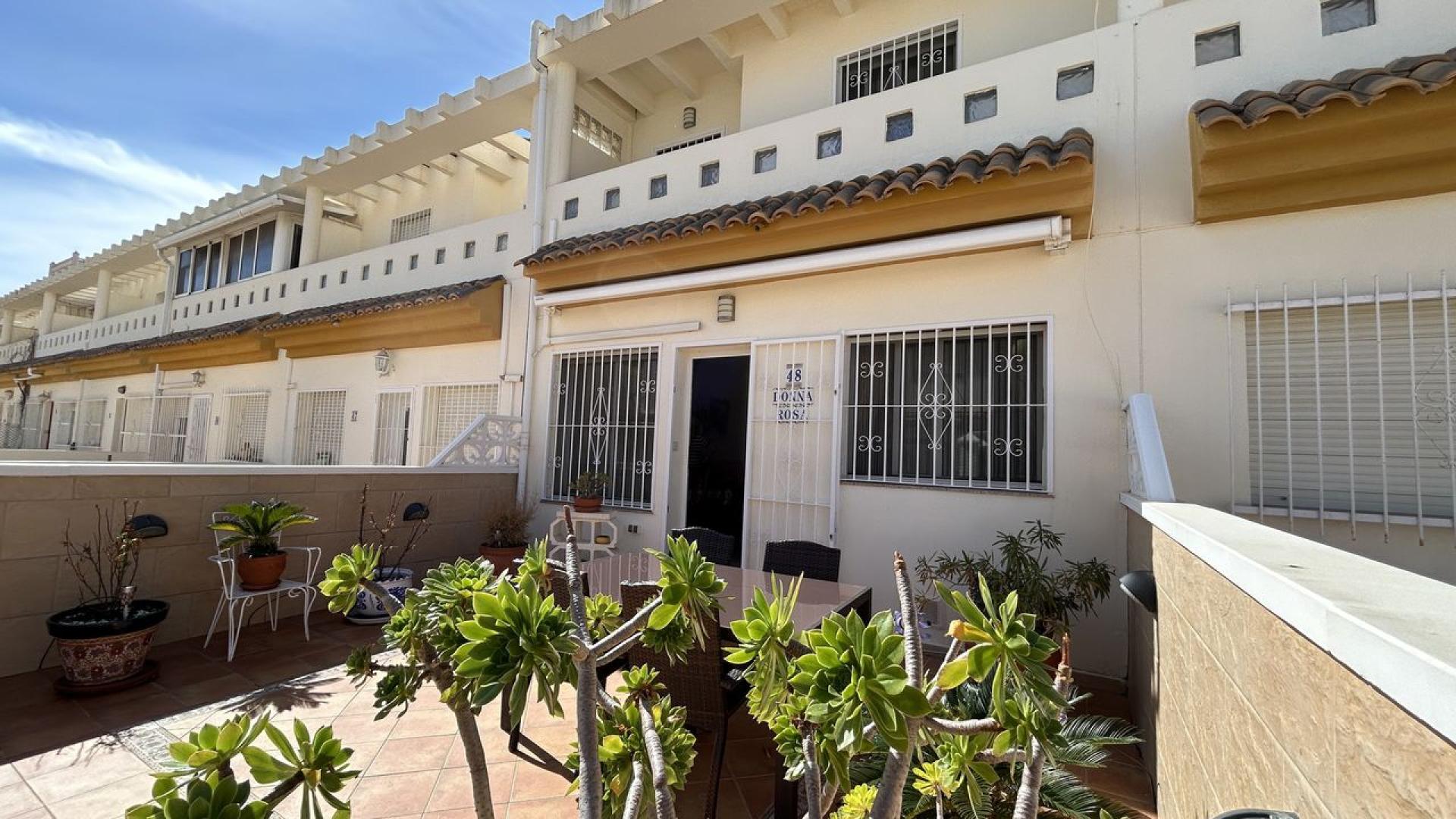 Cabo Roig, groot herenhuis met 4 slaapkamers vlakbij het strand
