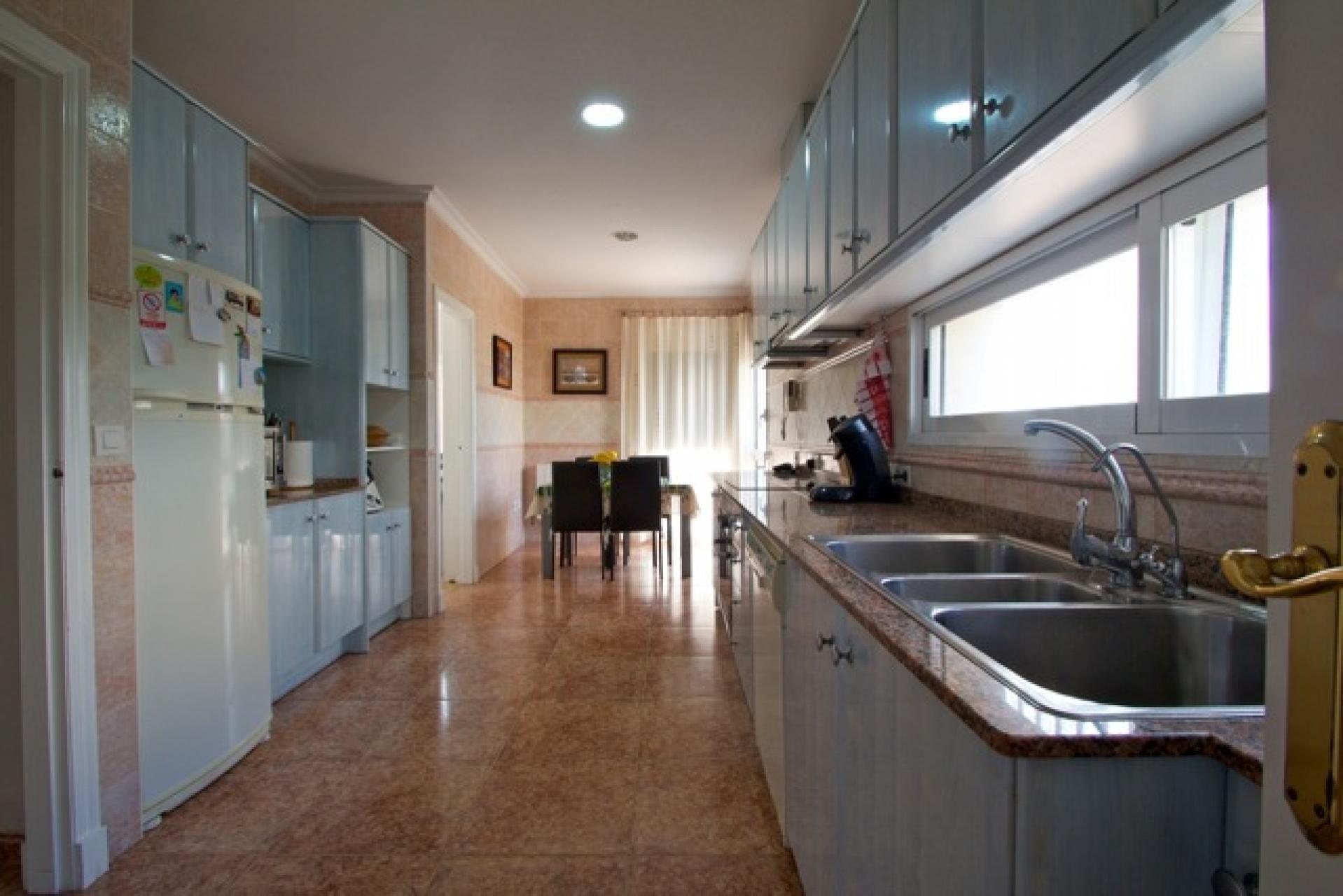 Torrevieja, Los Balcones, Villa independiente con 5 dormitorios, 3 baños y piscina privada